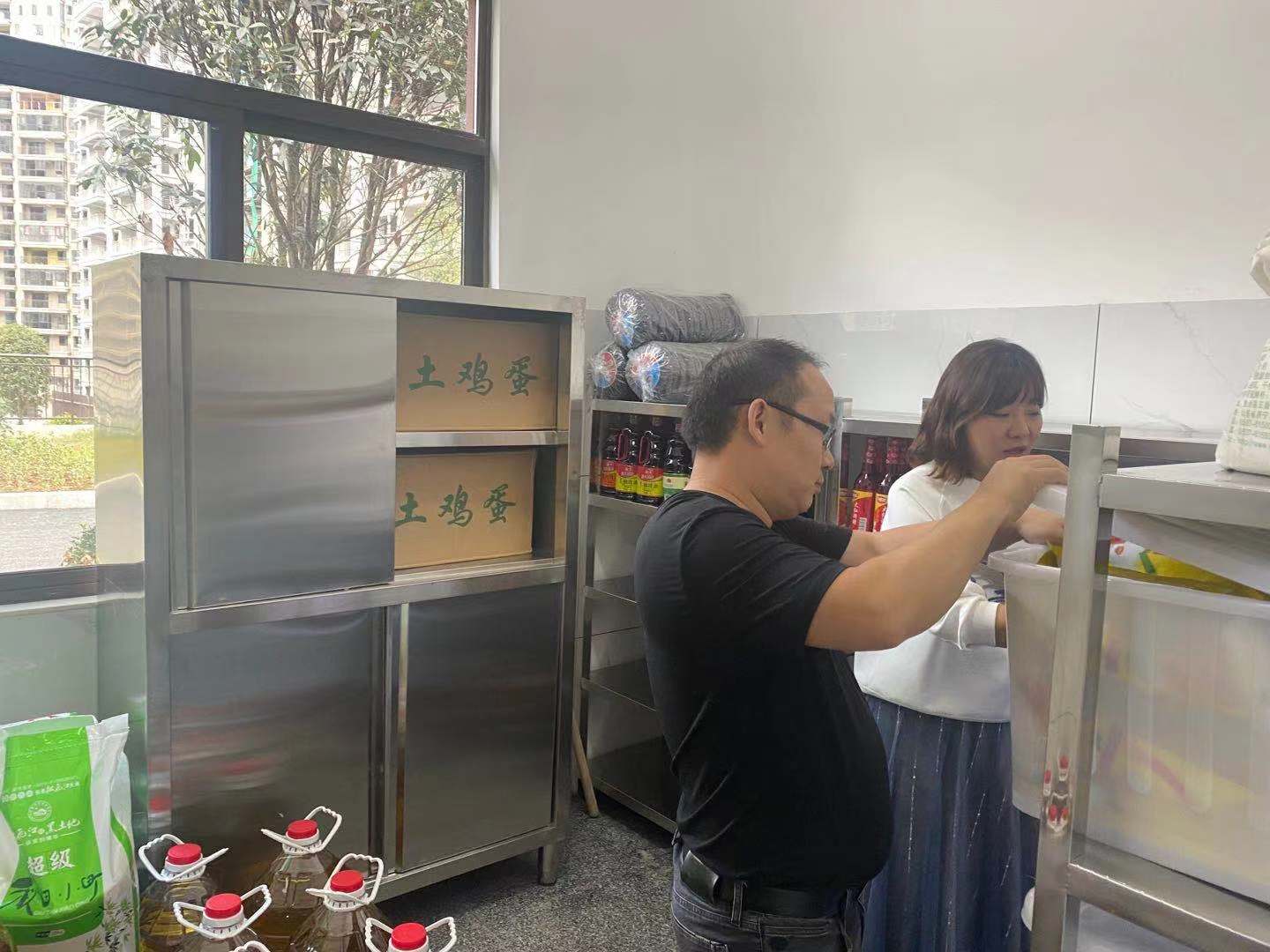 9月1日星筑十五小分校食堂開餐前食品安全檢查?