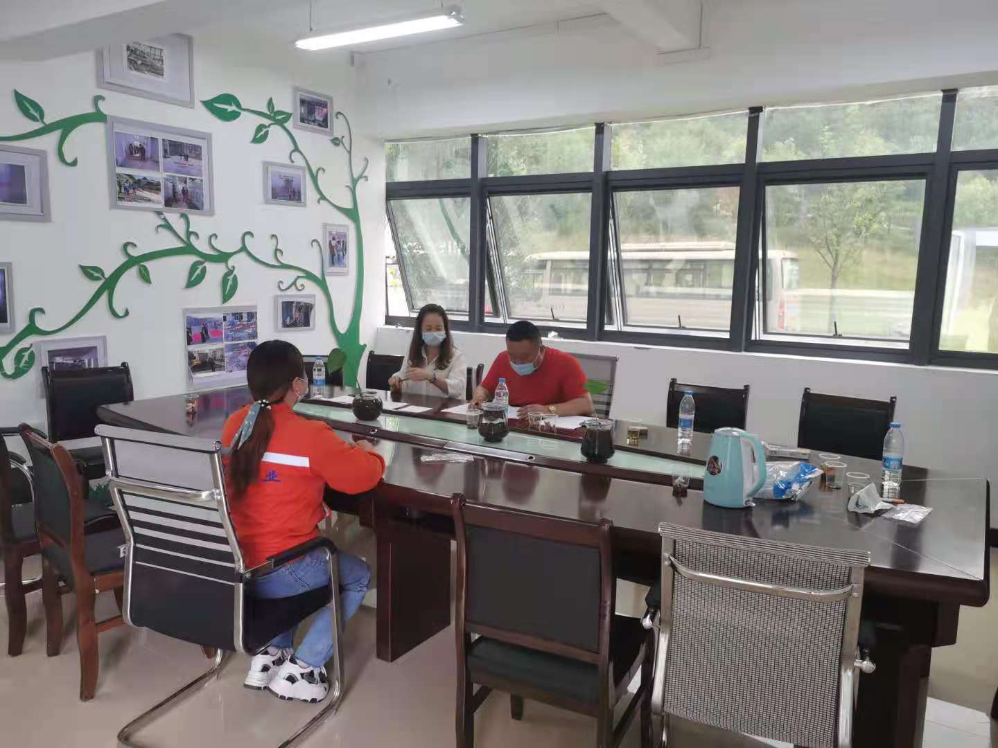 8月13日旭峰物業對三所學校后勤人員分批招聘面試?